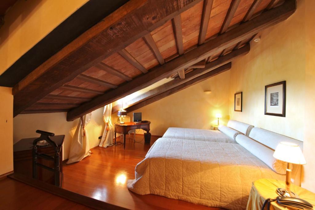 Hotel Casa Pavesi Grinzane Cavour Room photo